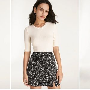 Short Sleeve Light Ribbed Essential Stretch Top